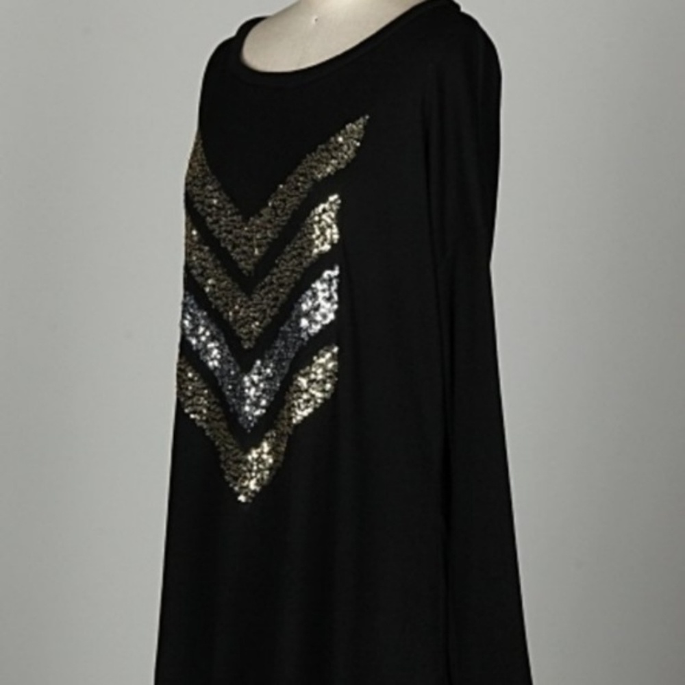 1 LEFT Boutique Black Sequin Chevron Tunic Top - Picture 3 of 7